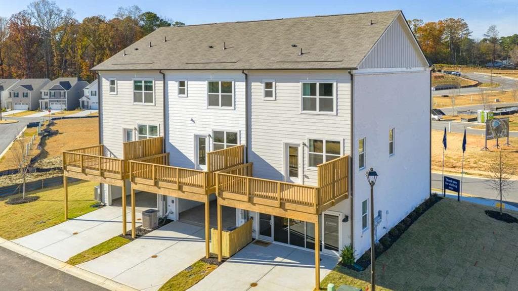 3 bedroom, 4 bathroom, 1,977 sq ft single family residence for sale at 6168 Honeybell Alley, Mableton, GA 30126 — photo 4