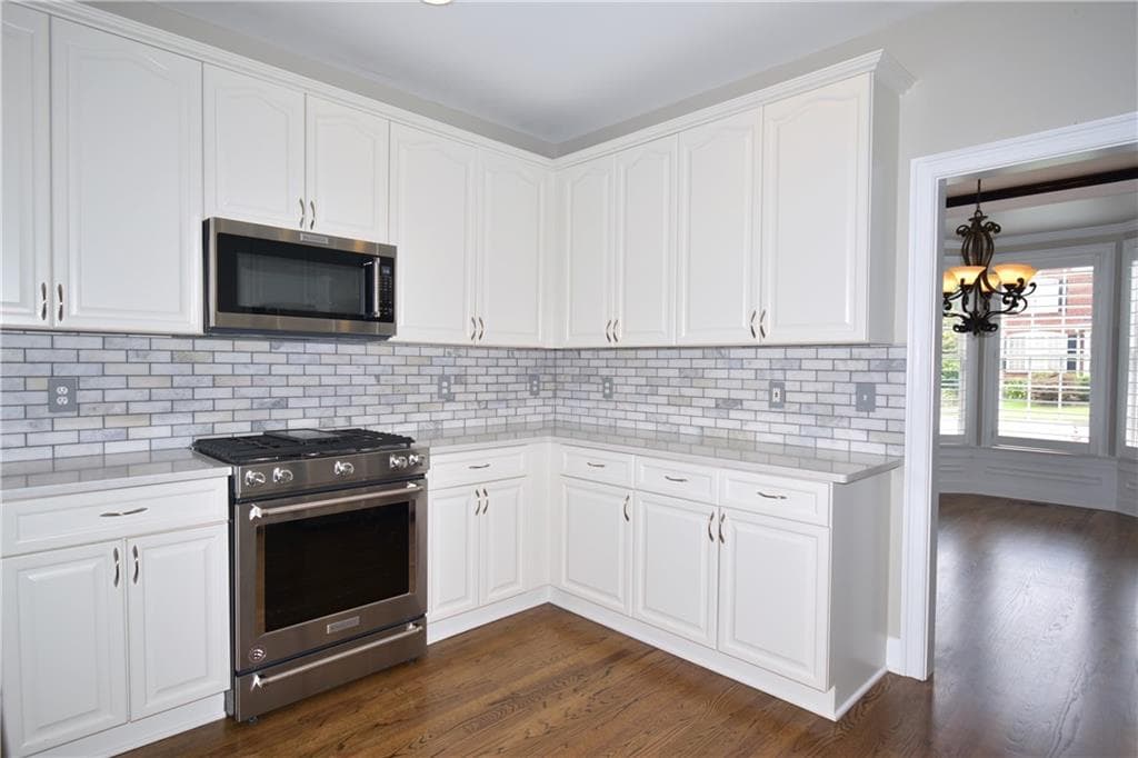 6 bedroom, 5 bathroom, 5,177 sq ft single family residence for rent at 12972 Waterside Drive, Alpharetta, GA 30004 for $5,600 a month — photo 10