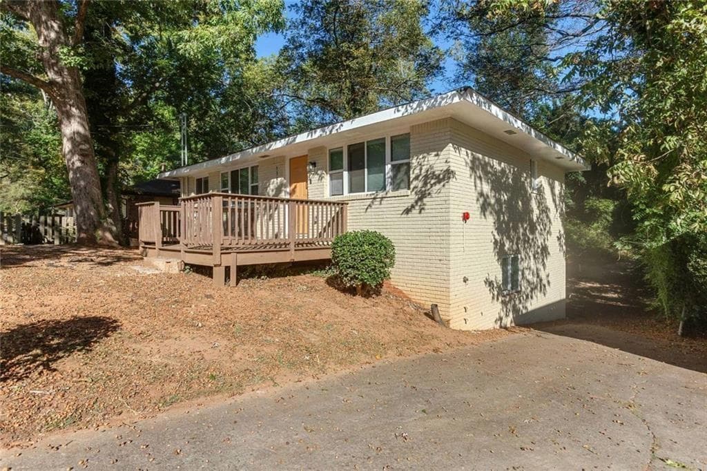 duplex for sale at 1341 Pine Avenue, Atlanta, GA 30344 — photo 5