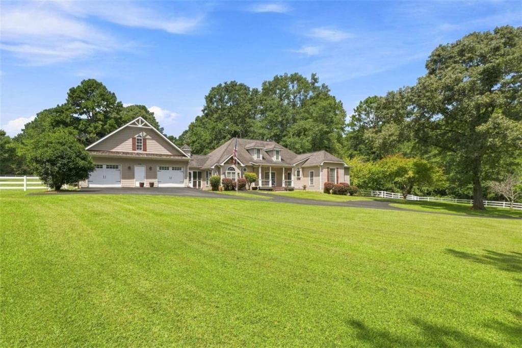 3 bedroom, 4 bathroom, 3,200 sq ft single family residence for sale at 215 Dorsey Road, Hampton, GA 30228 — photo 4