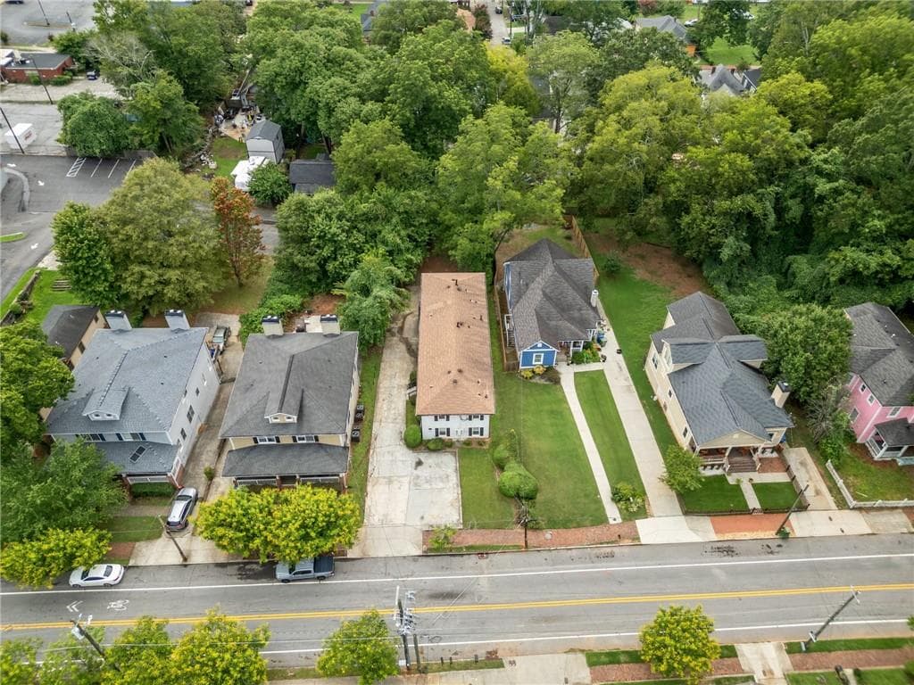 1 bedroom, 1 bathroom, 700 sq ft apartment for rent at 569 Lawton Street, Atlanta, GA 30310 for $1,471 a month — photo 2