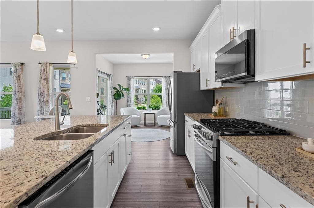 4 bedroom, 4 bathroom, 2,516 sq ft townhouse for sale at 743 Brecklin Lane, Woodstock, GA 30188 — photo 8