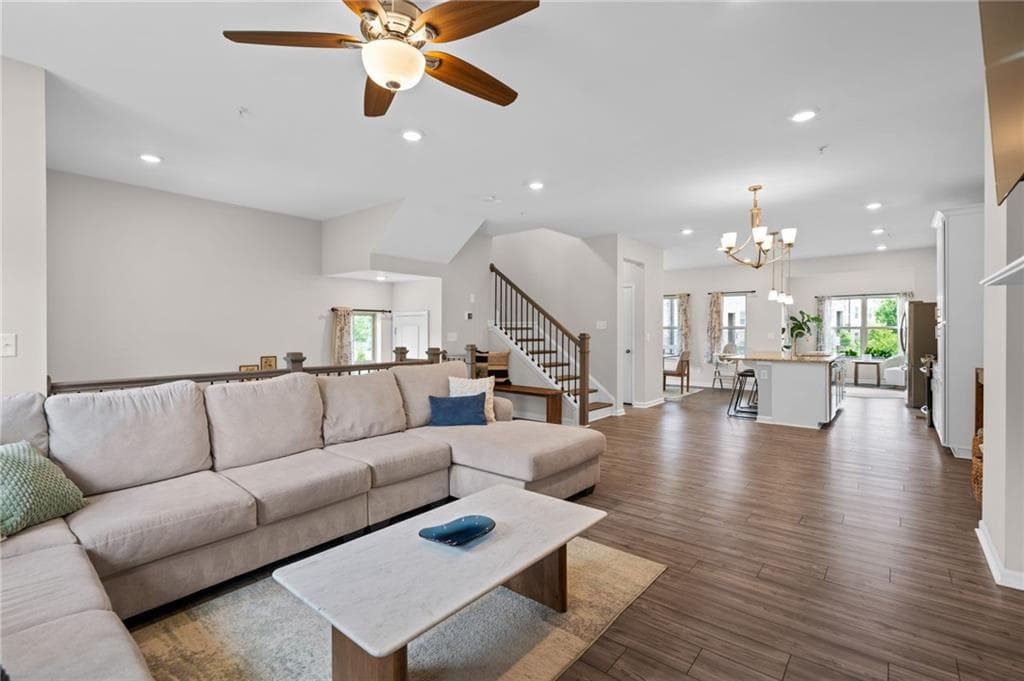 4 bedroom, 4 bathroom, 2,516 sq ft townhouse for sale at 743 Brecklin Lane, Woodstock, GA 30188 — photo 2