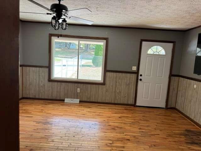 4 bedroom, 1 bathroom, 1,363 sq ft single family residence for sale at 563 N Marble Street, Rockmart, GA 30165 — photo 2