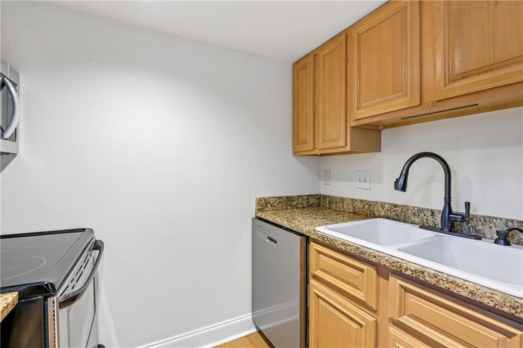 2 bedroom, 2 bathroom, 986 sq ft condominium for sale at 115 Rondak Circle, Smyrna, GA 30080 — photo 9