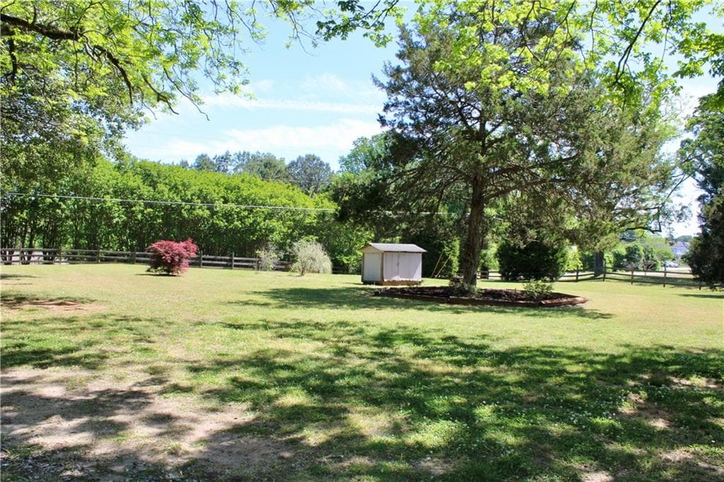 6 bedroom, 4 bathroom, 3,169 sq ft single family residence for sale at 394 Highway 211, Winder, GA 30680 — photo 10