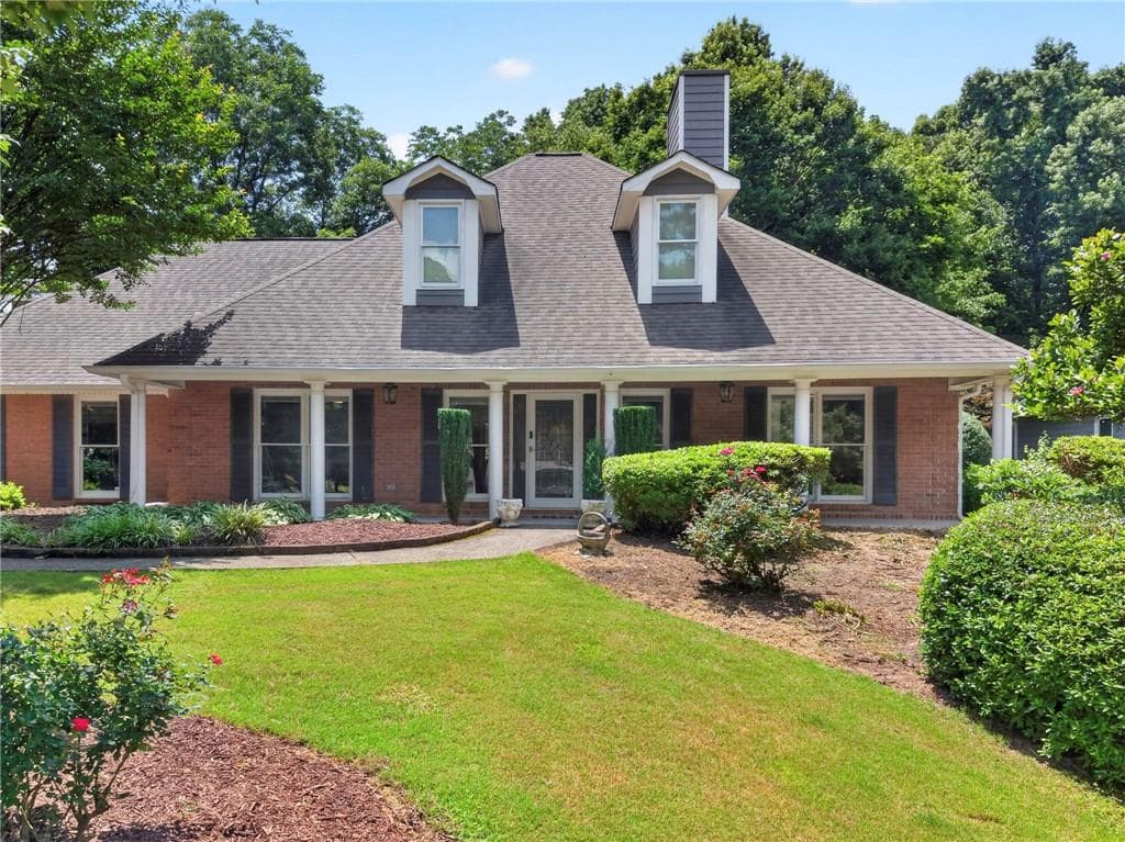 4 bedroom, 2 bathroom, 2,236 sq ft single family residence for sale at 1650 Peachcrest Drive, Lawrenceville, GA 30043 — photo 2