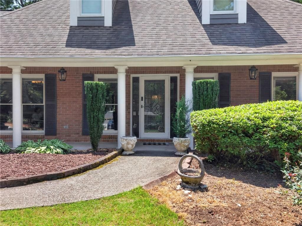 4 bedroom, 2 bathroom, 2,236 sq ft single family residence for sale at 1650 Peachcrest Drive, Lawrenceville, GA 30043 — photo 4