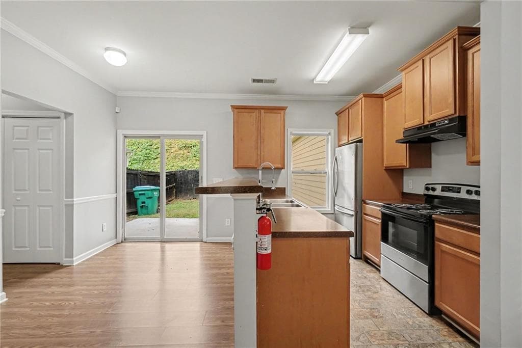 3 bedroom, 3 bathroom, 1,504 sq ft single family residence for sale at 202 W Marietta Street, Canton, GA 30114 — photo 2