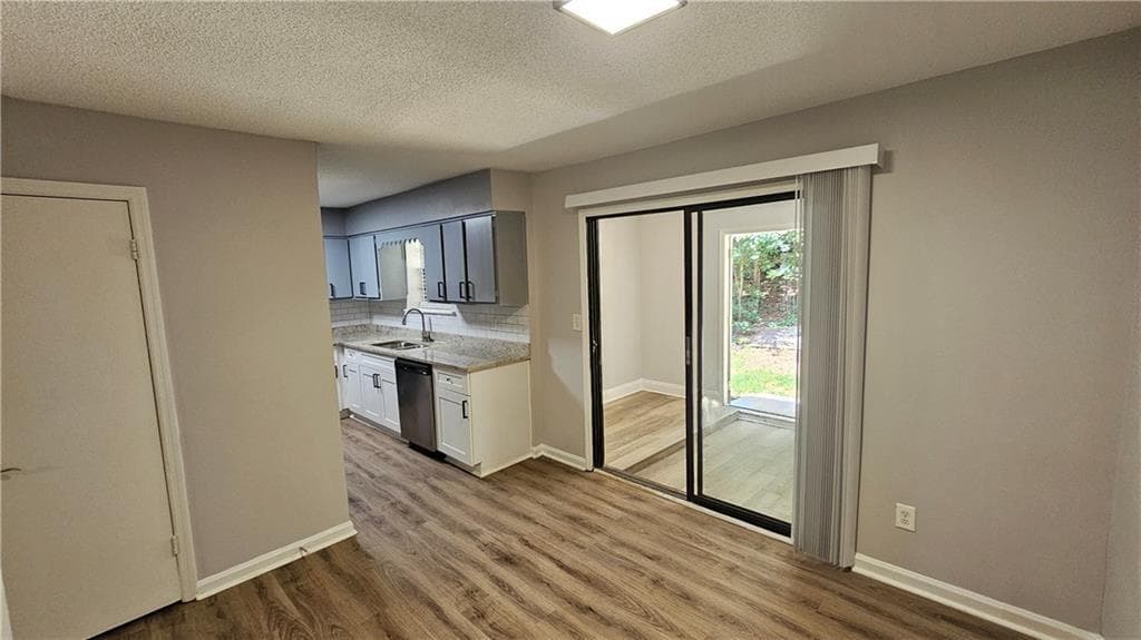 3 bedroom, 3 bathroom, 1,152 sq ft condominium for rent at 1403 Stone Mill Trace, Stone Mountain, GA 30083 for $1,550 a month — photo 4