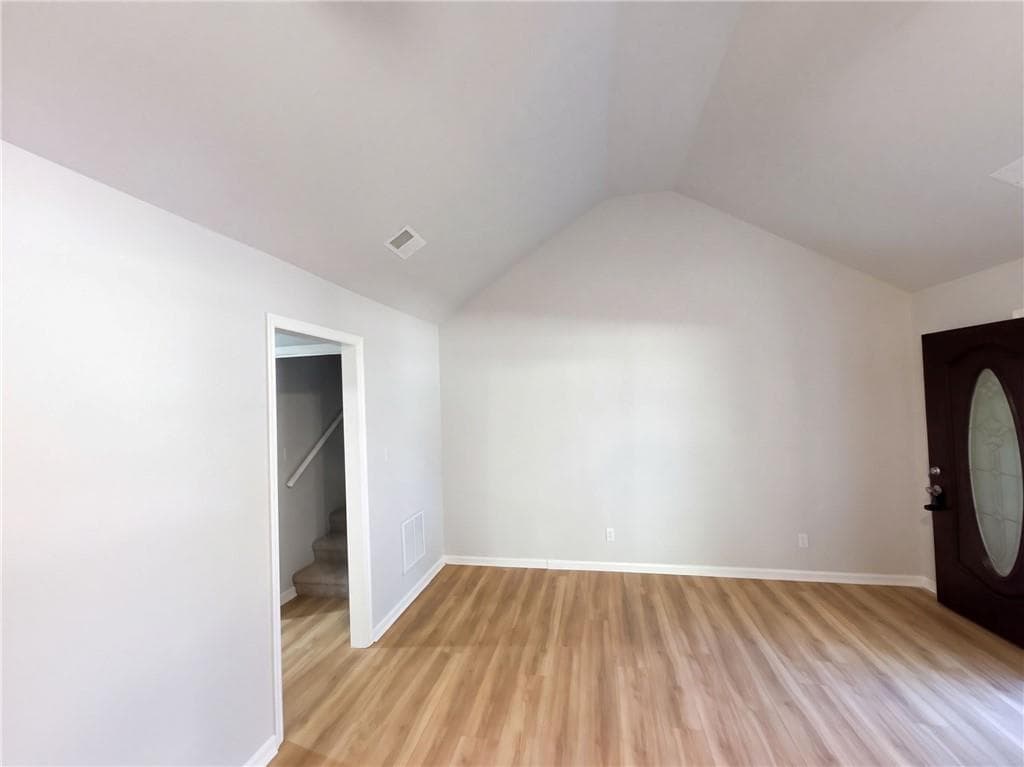 4 bedroom, 2 bathroom, 1,918 sq ft single family residence under contract at 1100 Timber Ridge Road, Watkinsville, GA 30677 — photo 6