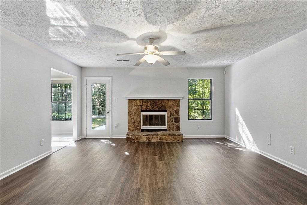 3 bedroom, 2 bathroom, 1,634 sq ft single family residence under contract at 5683 Cape Cod Lane, Lithonia, GA 30038 — photo 7