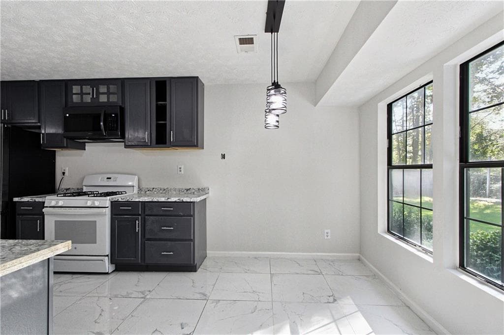 3 bedroom, 2 bathroom, 1,634 sq ft single family residence under contract at 5683 Cape Cod Lane, Lithonia, GA 30038 — photo 9