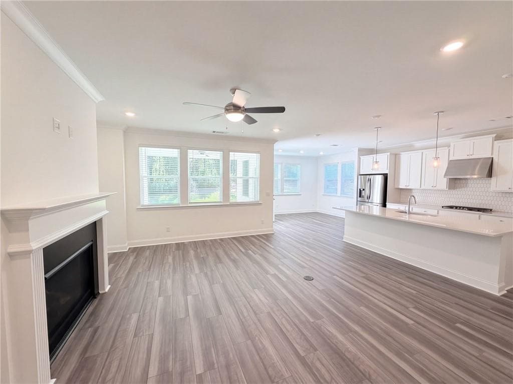 5 bedroom, 5 bathroom, 3,655 sq ft single family residence for sale at 3219 Shirecrest Lane, Dacula, GA 30019 — photo 3