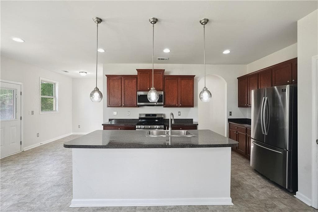 3 bedroom, 3 bathroom, 2,517 sq ft single family residence for sale at 6003 Providence Drive, Union City, GA 30291 — photo 3