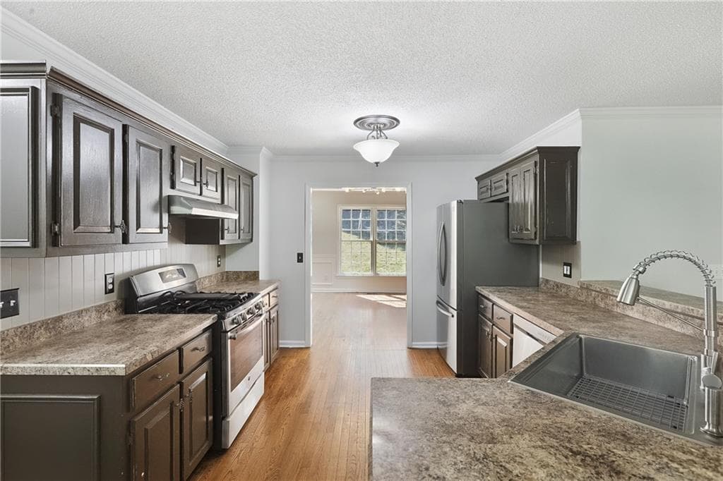 4 bedroom, 3 bathroom, 2,522 sq ft single family residence for sale at 1077 Angel Lane, Powder Springs, GA 30127 — photo 9