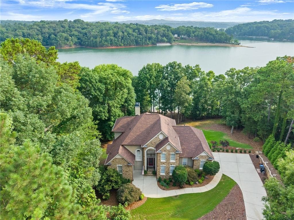 5 bedroom, 6 bathroom, 5,180 sq ft single family residence for rent at 2819 NE Point Overlook, Gainesville, GA 30501 for $5,900 a month — photo 1 of 85