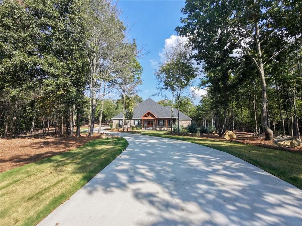 4 bedroom, 4 bathroom, 4,218 sq ft single family residence for sale at 14 Unbridled Road, Rome, GA 30161 — photo 2