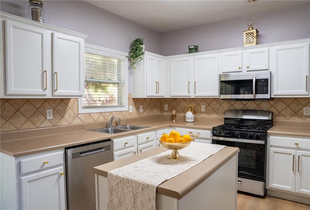 4 bedroom, 3 bathroom, 2,175 sq ft single family residence for rent at 1720 Rutland Pass Drive, Lawrenceville, GA 30045 for $2,150 a month — photo 10