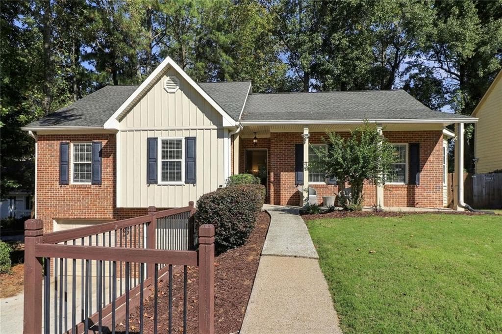 3 bedroom, 2 bathroom, 2,077 sq ft single family residence for sale at 4860 Hampton Square Drive, Johns Creek, GA 30022 — photo 2