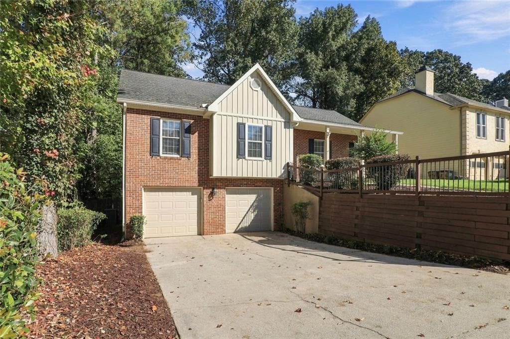 3 bedroom, 2 bathroom, 2,077 sq ft single family residence for sale at 4860 Hampton Square Drive, Johns Creek, GA 30022 — photo 4