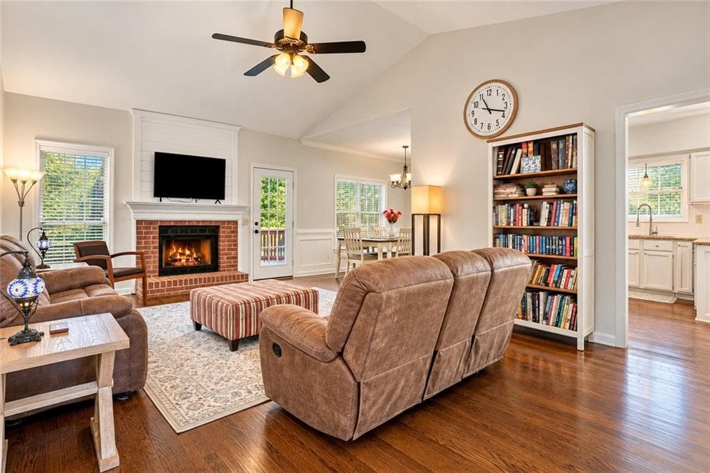 3 bedroom, 2 bathroom, 2,077 sq ft single family residence for sale at 4860 Hampton Square Drive, Johns Creek, GA 30022 — photo 6