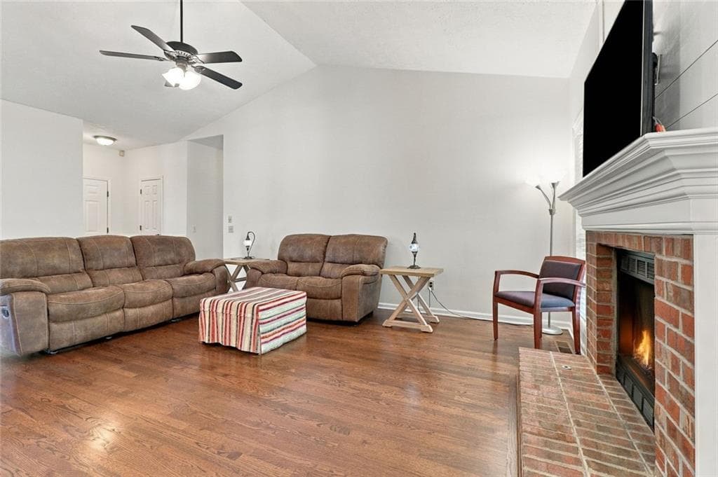 3 bedroom, 2 bathroom, 2,077 sq ft single family residence for sale at 4860 Hampton Square Drive, Johns Creek, GA 30022 — photo 9