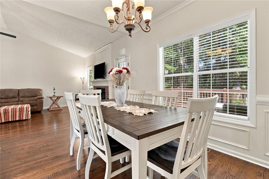 3 bedroom, 2 bathroom, 2,077 sq ft single family residence for sale at 4860 Hampton Square Drive, Johns Creek, GA 30022 — photo 10