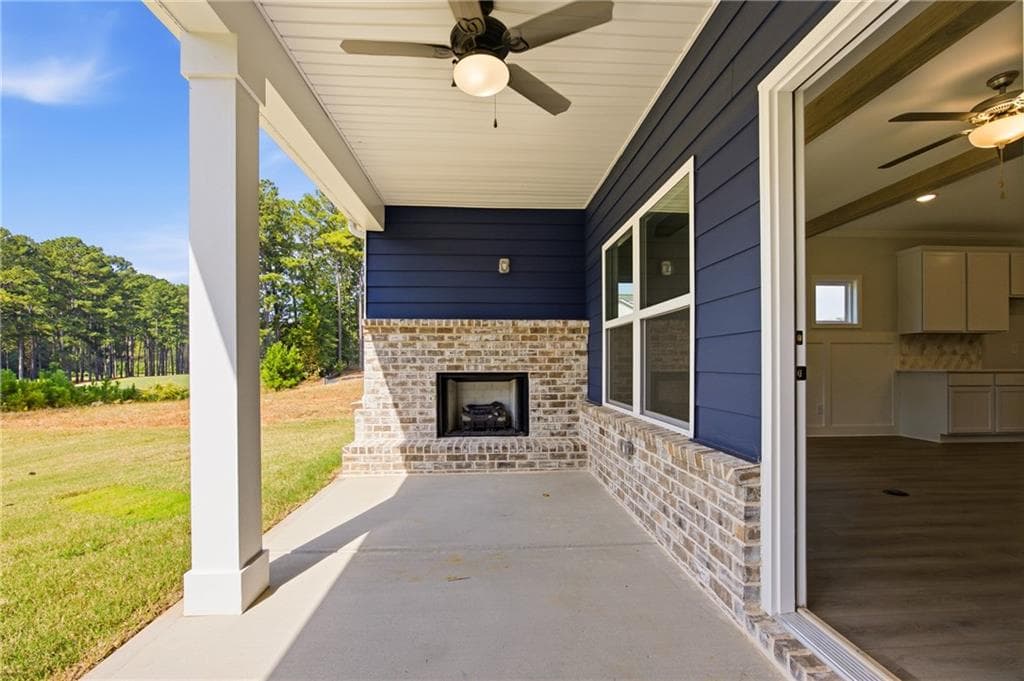 4 bedroom, 3 bathroom, 2,392 sq ft single family residence for sale at 76 Stonebriar Cove, Villa Rica, GA 30180 — photo 4