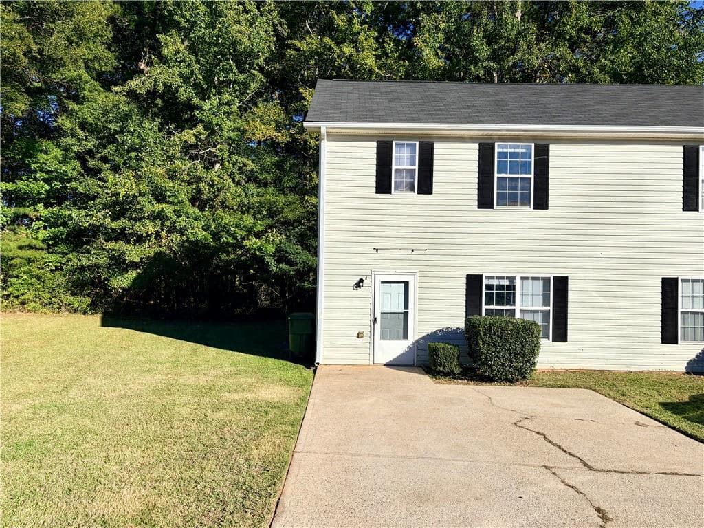 2 bedroom, 3 bathroom, 1,120 sq ft duplex for rent at 625 Baron Drive A, Monroe, GA 30655 for $1,400 a month
