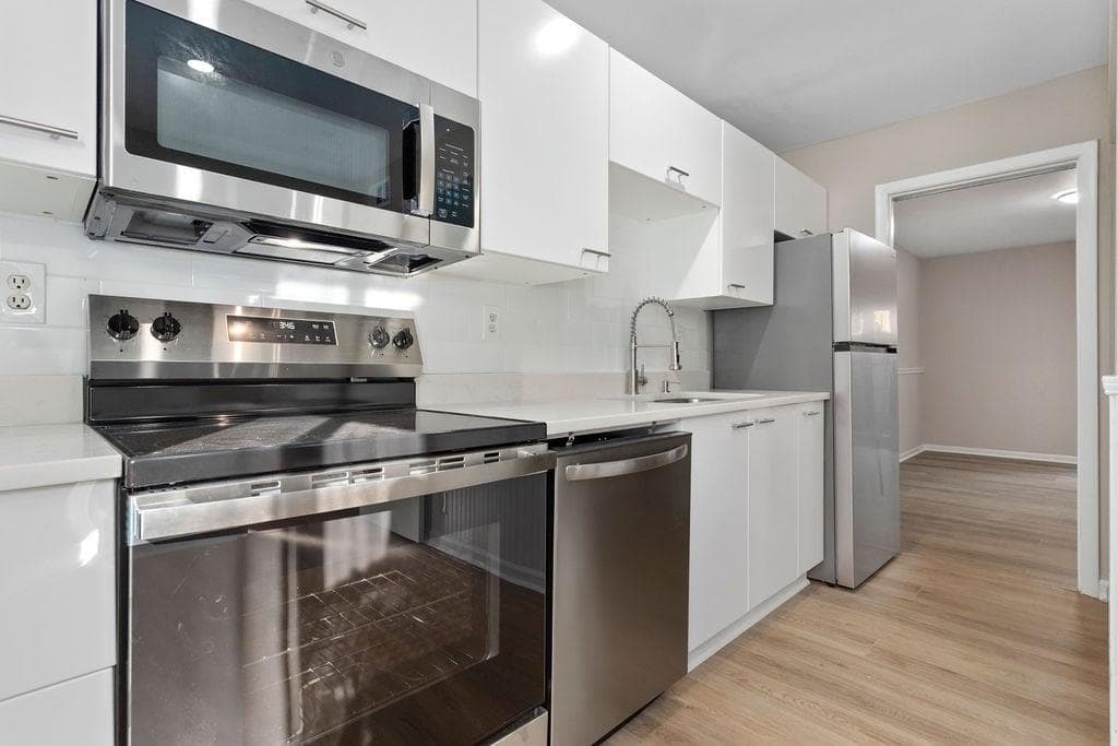 3 bedroom, 3 bathroom, 871 sq ft condominium for sale at 3312 Northcrest Road C, Atlanta, GA 30340 — photo 4