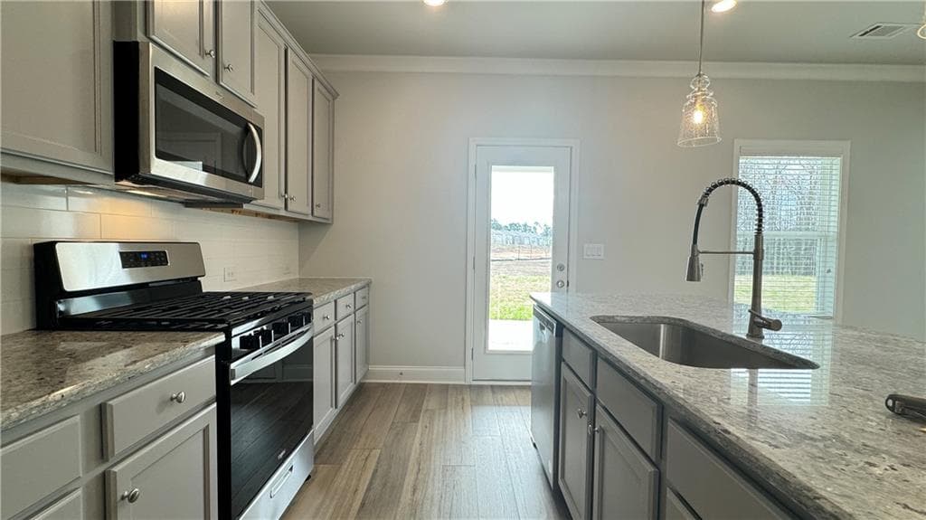 4 bedroom, 3 bathroom, 2,252 sq ft single family residence for rent at 404 Sterling Creek Way, Loganville, GA 30052 for $2,695 a month — photo 8