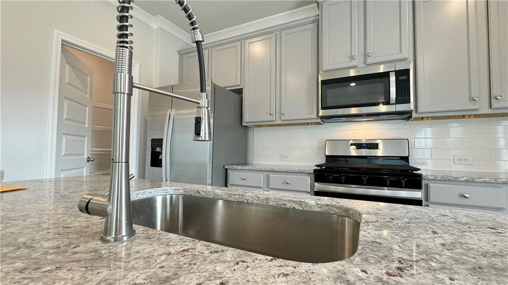 4 bedroom, 3 bathroom, 2,252 sq ft single family residence for rent at 404 Sterling Creek Way, Loganville, GA 30052 for $2,695 a month — photo 9