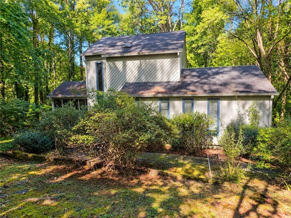 4 bedroom, 4 bathroom, 2,157 sq ft single family residence for sale at 225 Willow Bush Trace, Roswell, GA 30075