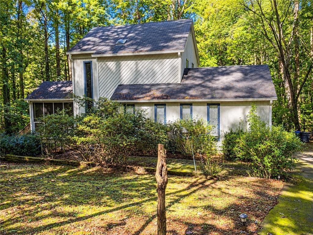 4 bedroom, 4 bathroom, 2,157 sq ft single family residence for sale at 225 Willow Bush Trace, Roswell, GA 30075 — photo 5