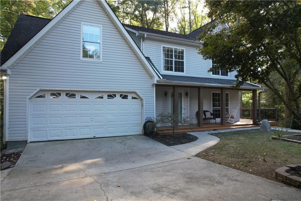 5 bedroom, 3 bathroom, 1,674 sq ft single family residence for sale at 4208 Logans Terrace, Loganville, GA 30052