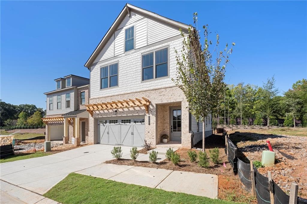 4 bedroom, 4 bathroom, 2,571 sq ft single family residence for sale at 2135 Fern Circle, Alpharetta, GA 30076 — photo 3
