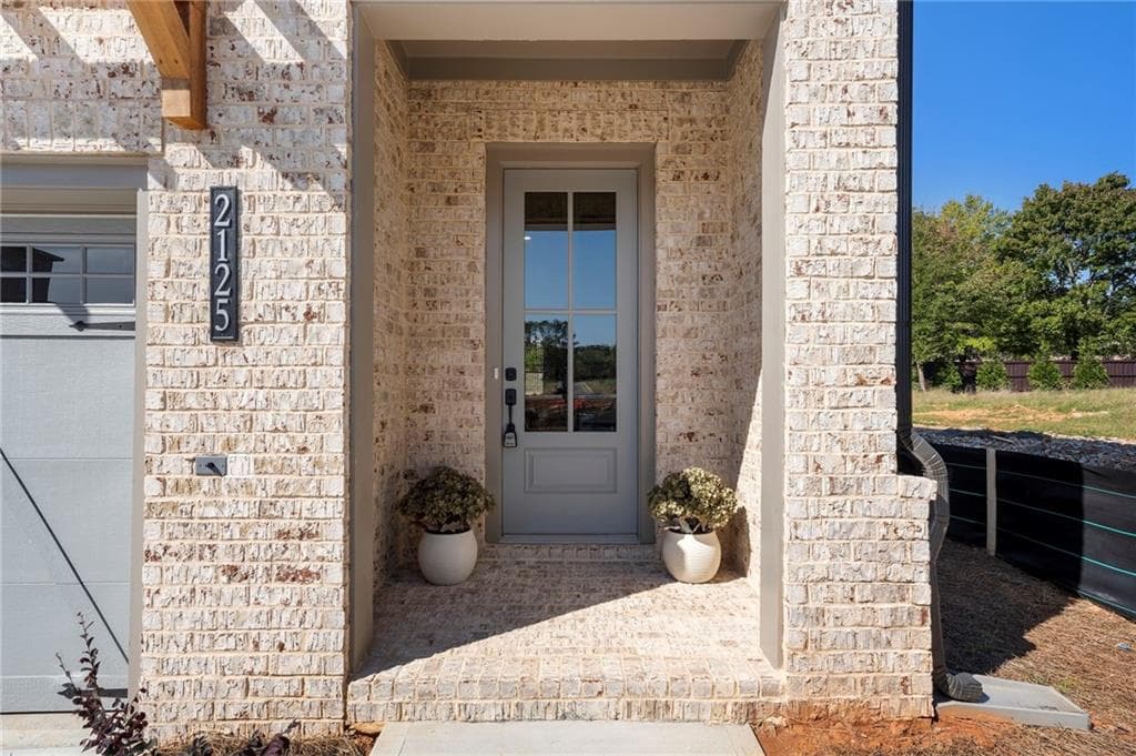 4 bedroom, 4 bathroom, 2,571 sq ft single family residence for sale at 2135 Fern Circle, Alpharetta, GA 30076 — photo 4