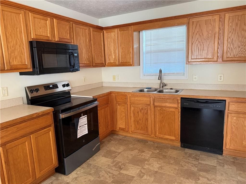 4 bedroom, 3 bathroom, 1,696 sq ft single family residence for rent at 170 Avery Drive, Covington, GA 30016 for $2,000 a month — photo 8