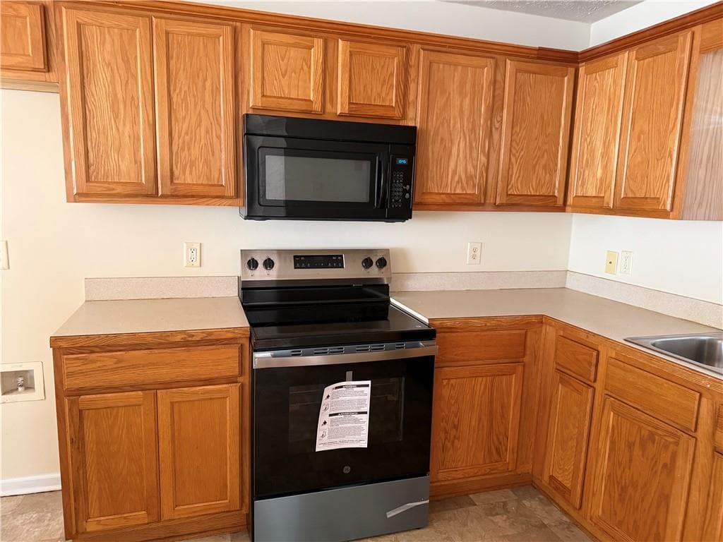 4 bedroom, 3 bathroom, 1,696 sq ft single family residence for rent at 170 Avery Drive, Covington, GA 30016 for $2,000 a month — photo 9