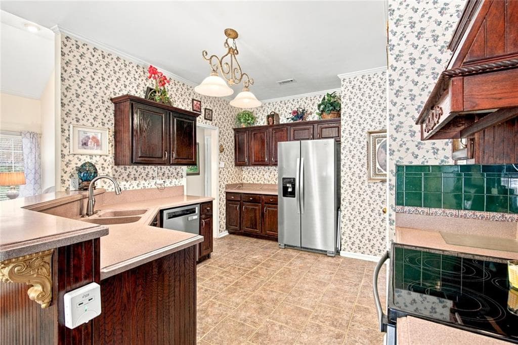 4 bedroom, 3 bathroom, 2,419 sq ft single family residence for sale at 508 Terra Verte, Peachtree City, GA 30269 — photo 7