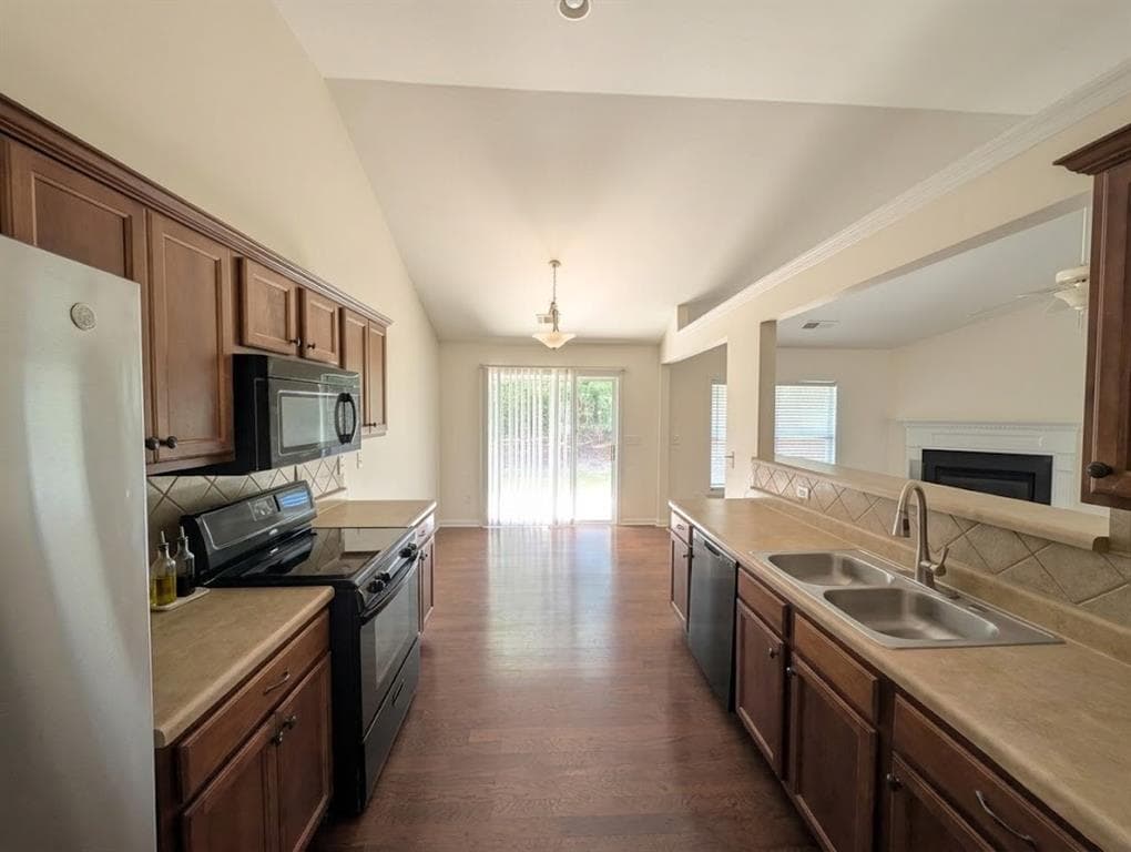 4 bedroom, 2 bathroom, 1,826 sq ft single family residence for rent at 1187 Balvaird Drive, Lawrenceville, GA 30045 for $2,199 a month — photo 2