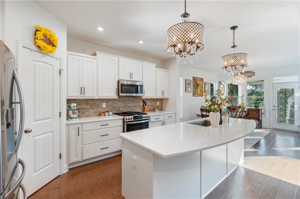 4 bedroom, 4 bathroom, 3,142 sq ft single family residence for rent at 8110 Scenic Ridge Way, Ball Ground, GA 30107 for $3,300 a month — photo 8