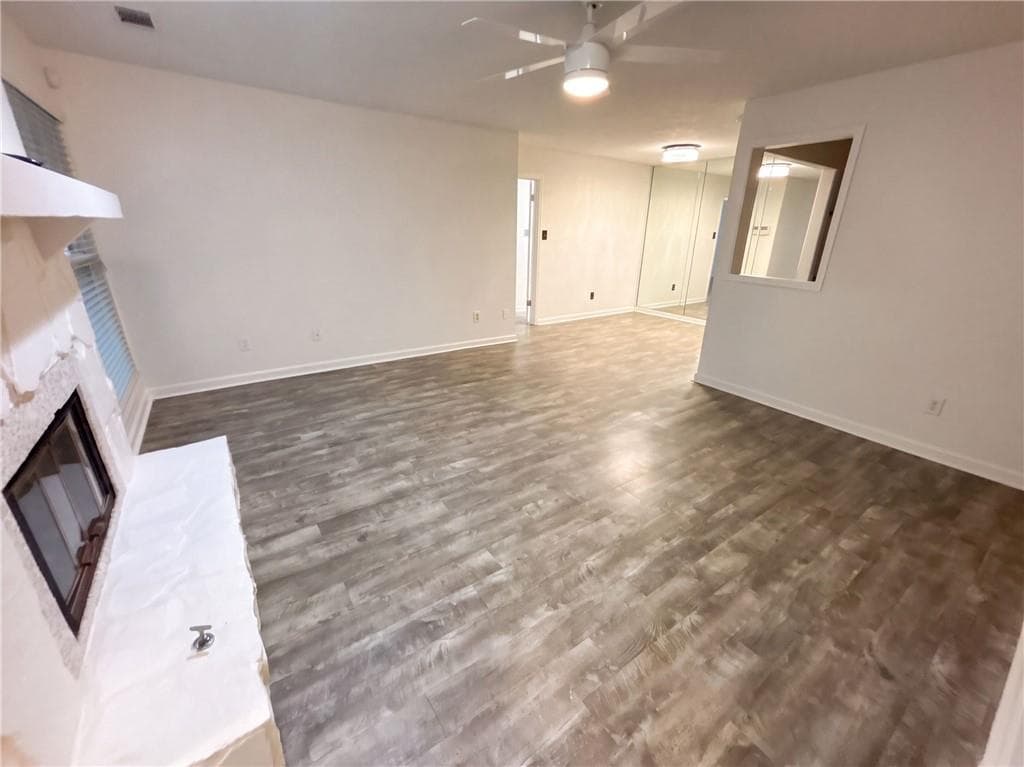 2 bedroom, 2 bathroom, 1,157 sq ft condominium for sale at 1113 Lake Pointe Circle, Roswell, GA 30075 — photo 3