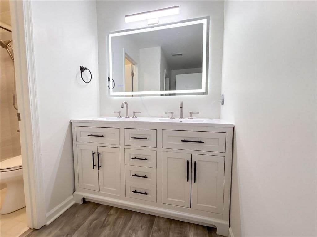 2 bedroom, 2 bathroom, 1,157 sq ft condominium for sale at 1113 Lake Pointe Circle, Roswell, GA 30075 — photo 8