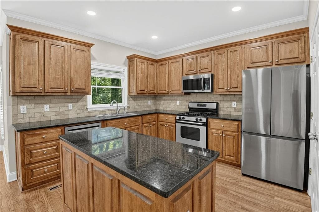 4 bedroom, 3 bathroom, 3,456 sq ft single family residence for sale at 1176 Michael Lane, Decatur, GA 30033 — photo 6