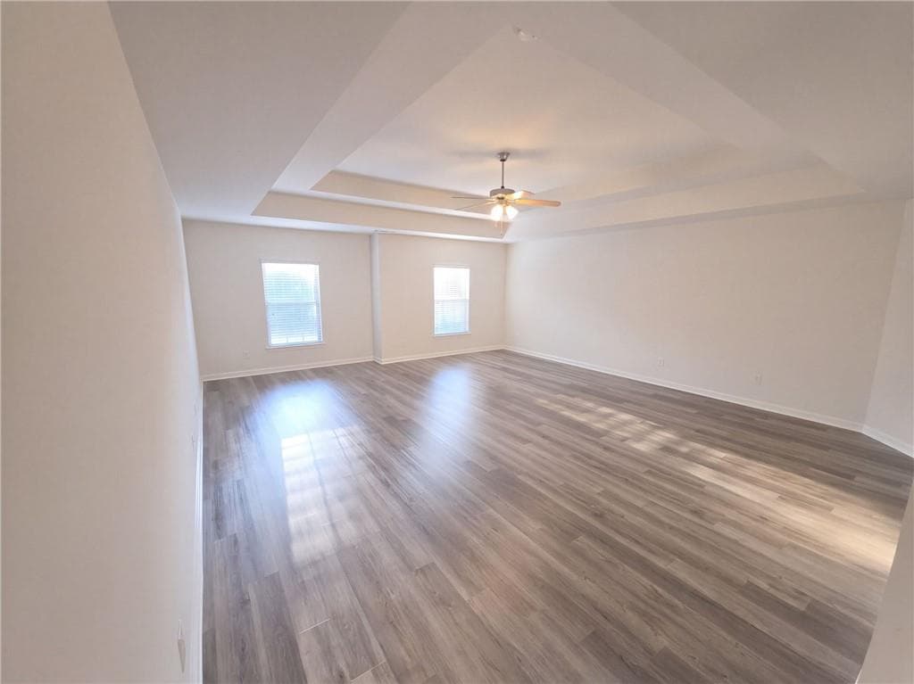6 bedroom, 4 bathroom, 3,071 sq ft single family residence for sale at 996 Spanish Moss Trail, Loganville, GA 30052 — photo 4