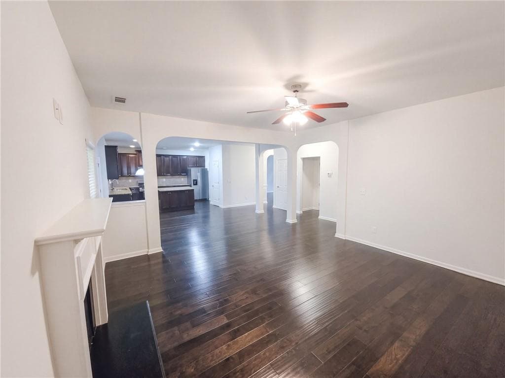6 bedroom, 4 bathroom, 3,071 sq ft single family residence for sale at 996 Spanish Moss Trail, Loganville, GA 30052 — photo 7