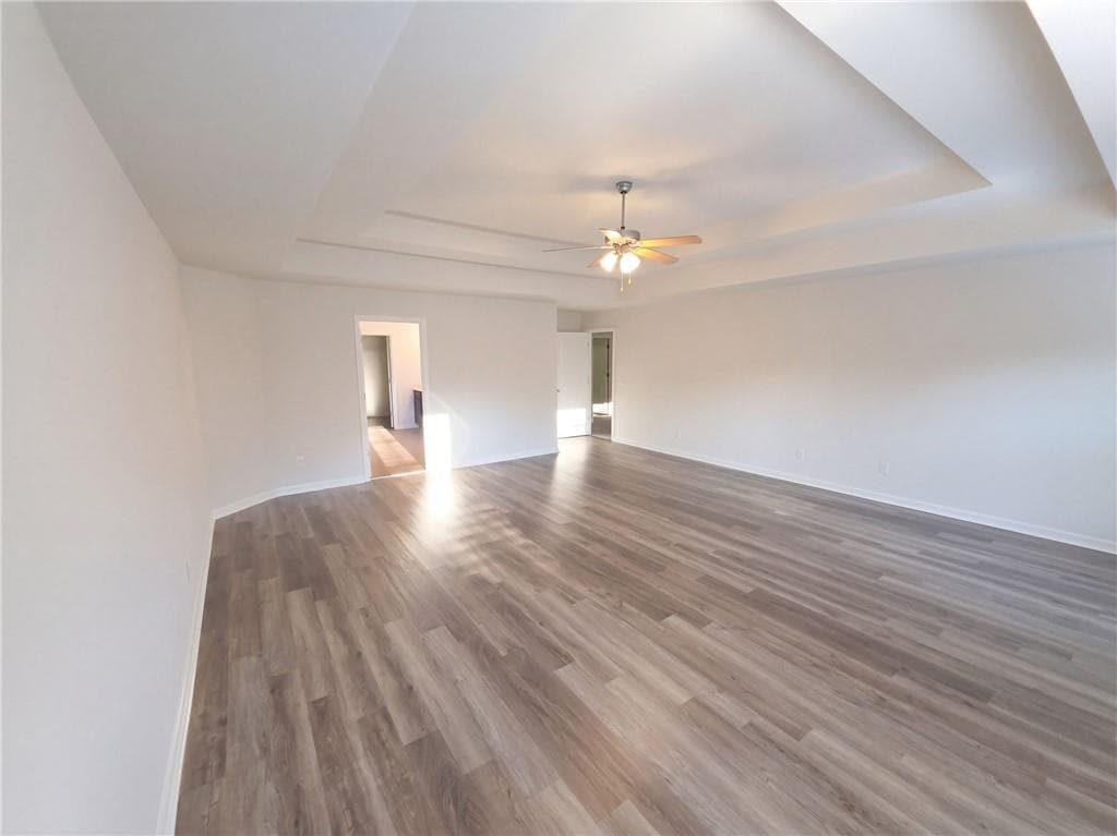 6 bedroom, 4 bathroom, 3,071 sq ft single family residence for sale at 996 Spanish Moss Trail, Loganville, GA 30052 — photo 9
