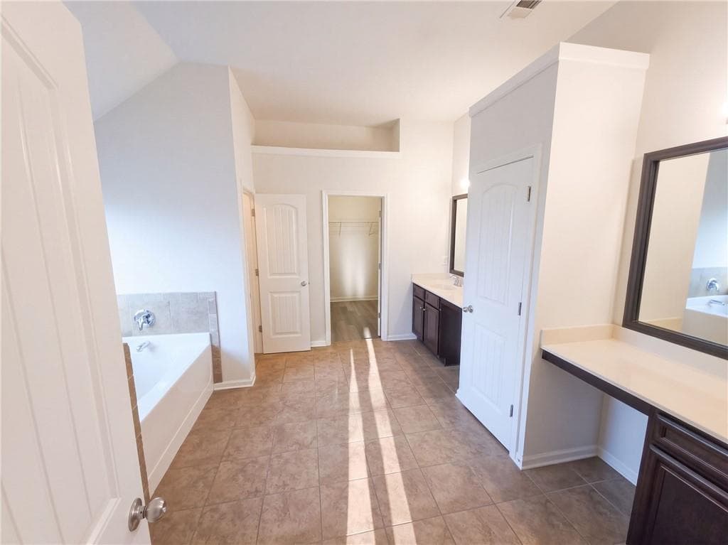 6 bedroom, 4 bathroom, 3,071 sq ft single family residence for sale at 996 Spanish Moss Trail, Loganville, GA 30052 — photo 10